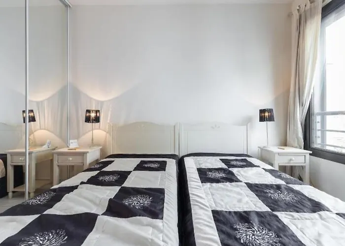 Cannes Centre 2Mins From Beach Stunning 3-Bed Apt